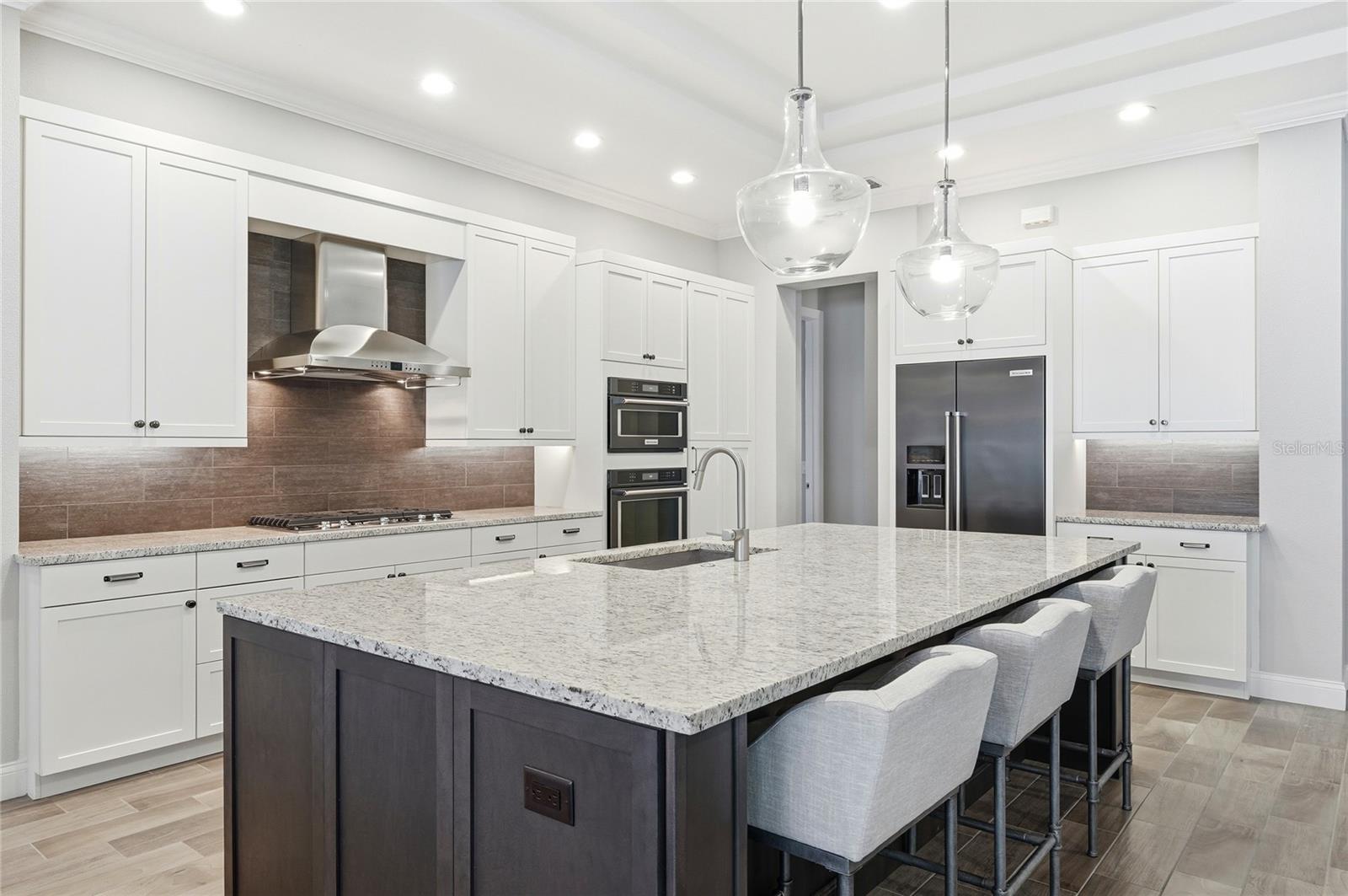 EMERALD PALMS - Residential