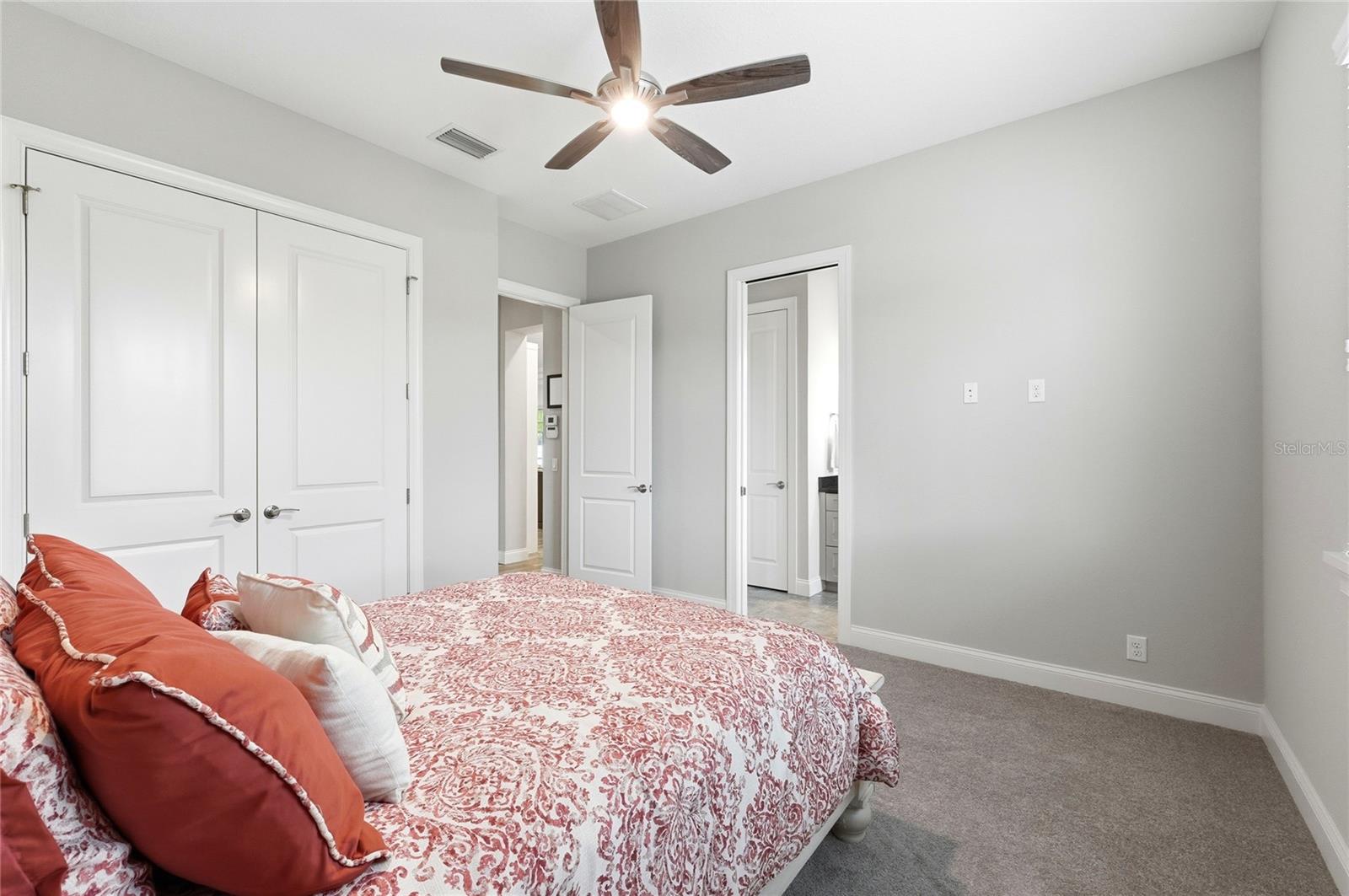 EMERALD PALMS - Residential