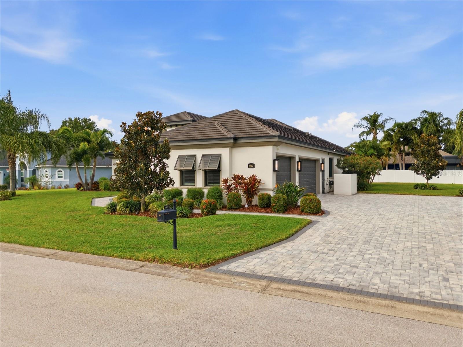 EMERALD PALMS - Residential