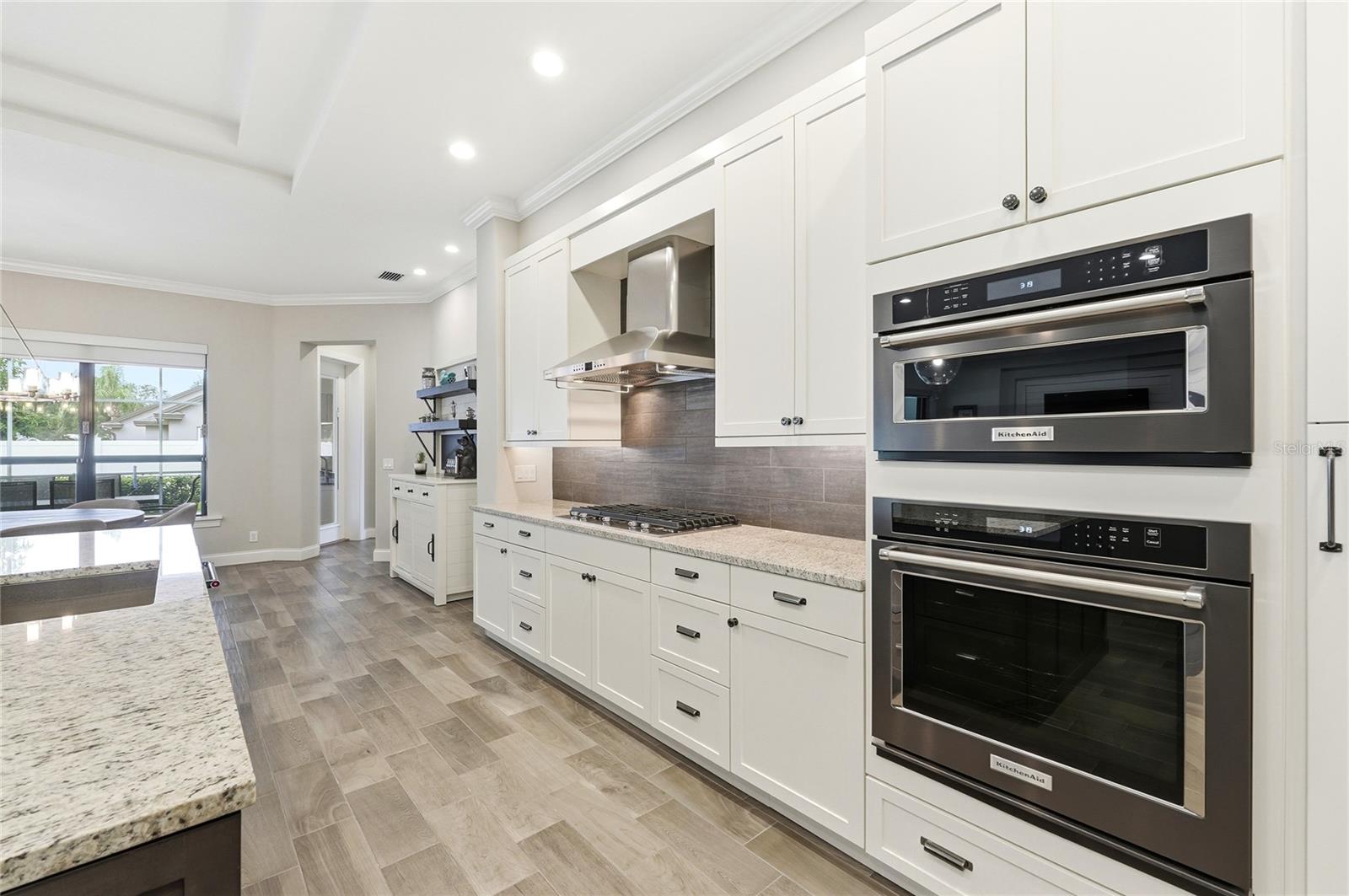 EMERALD PALMS - Residential