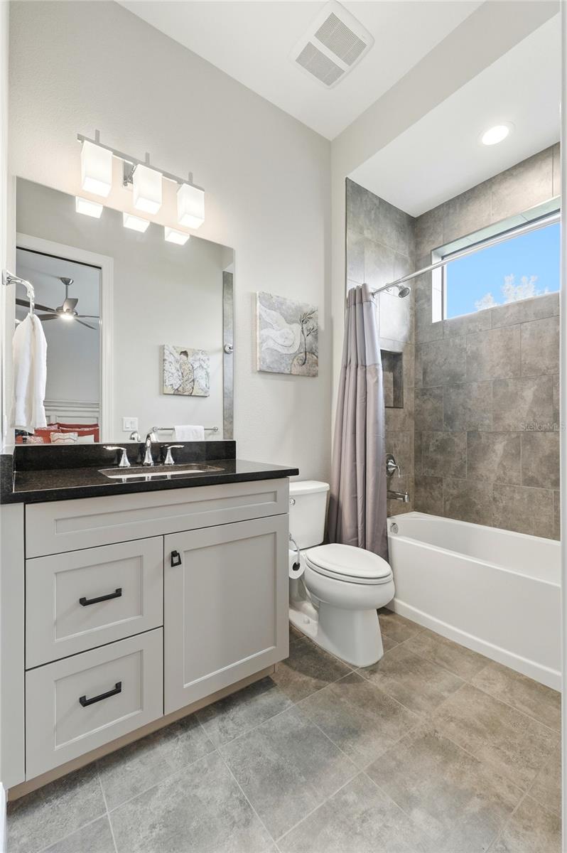 EMERALD PALMS - Residential