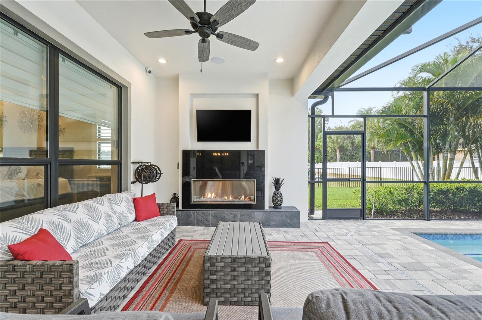 EMERALD PALMS - Residential