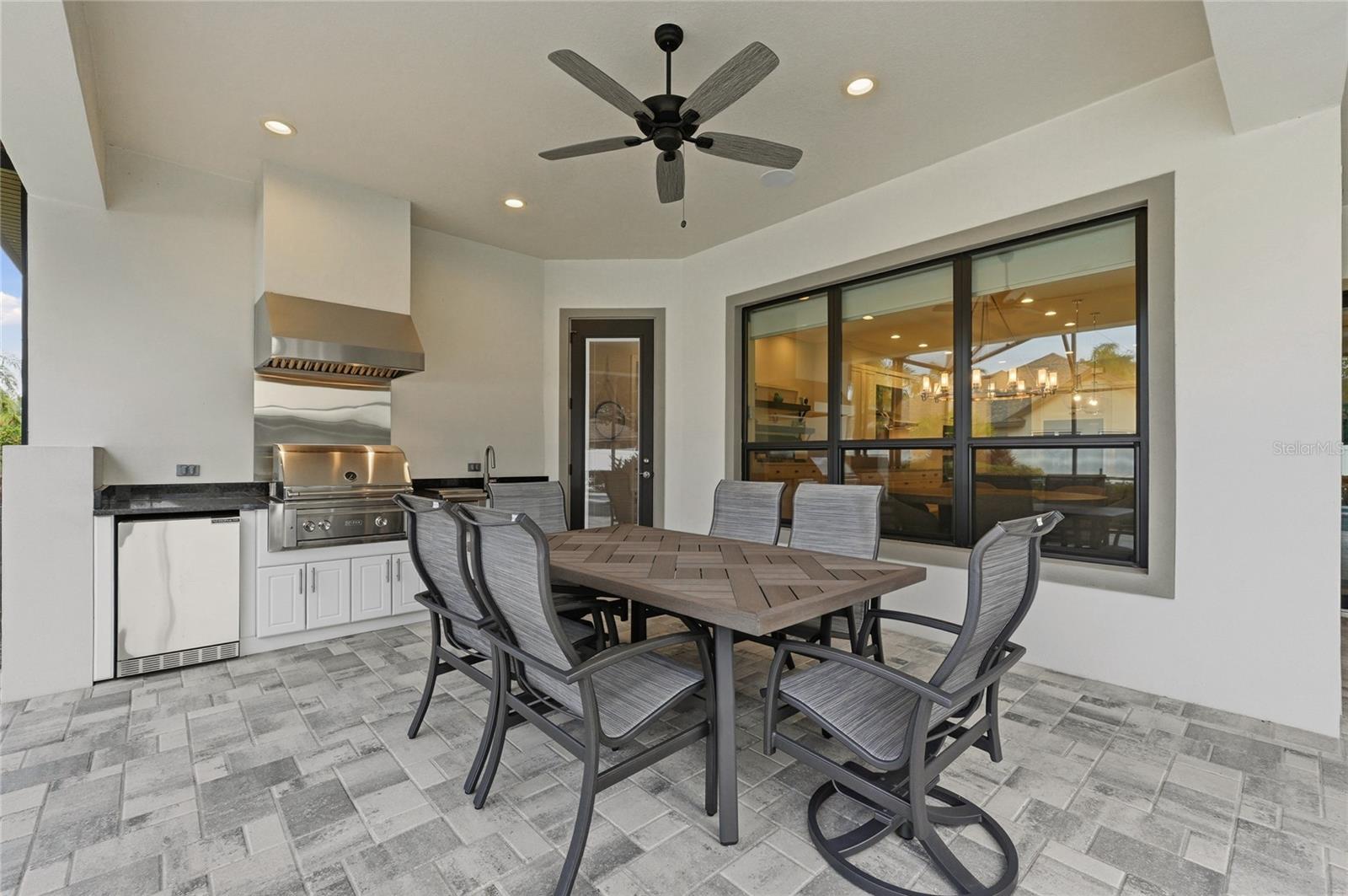 EMERALD PALMS - Residential