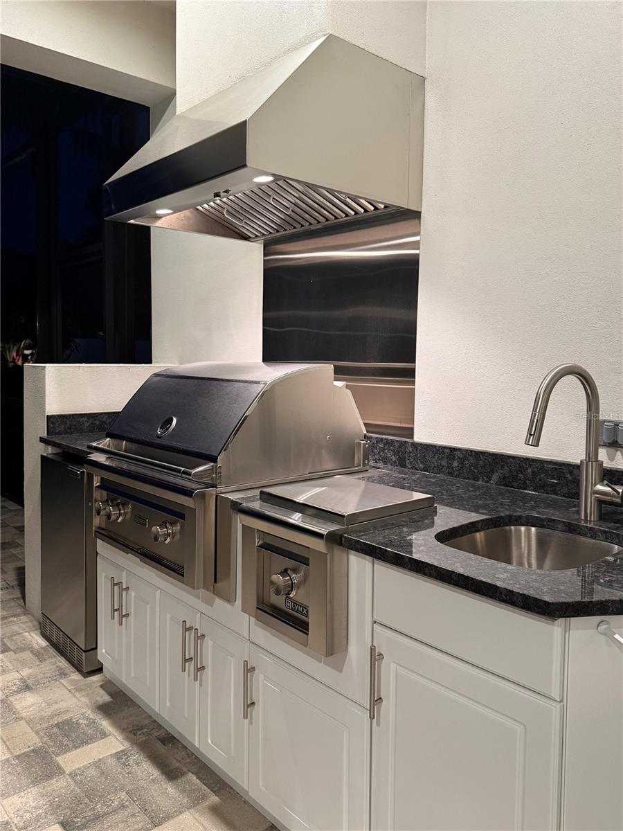 EMERALD PALMS - Residential