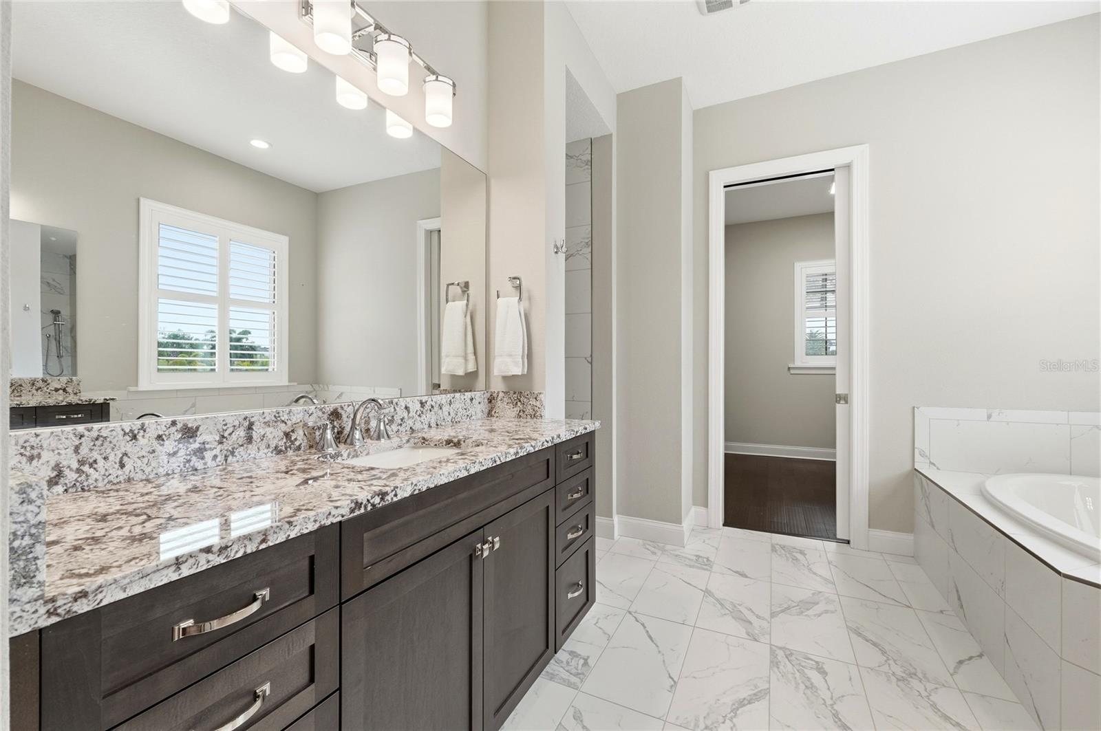 EMERALD PALMS - Residential