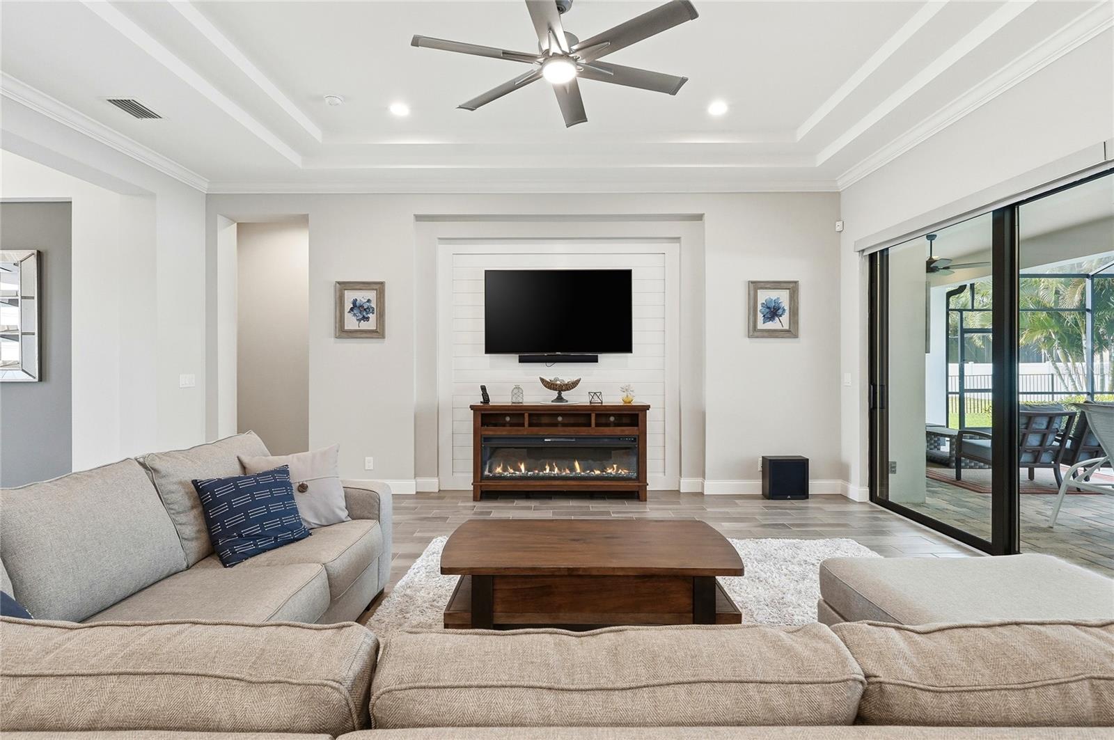 EMERALD PALMS - Residential