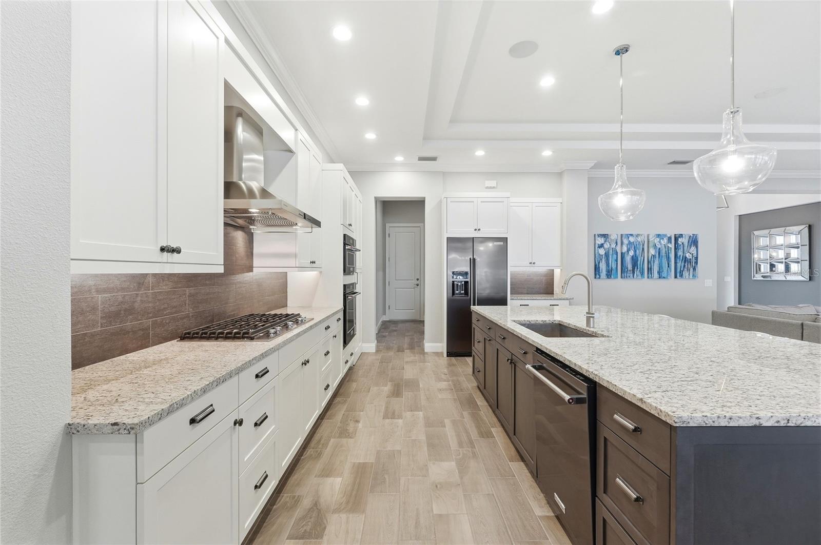 EMERALD PALMS - Residential