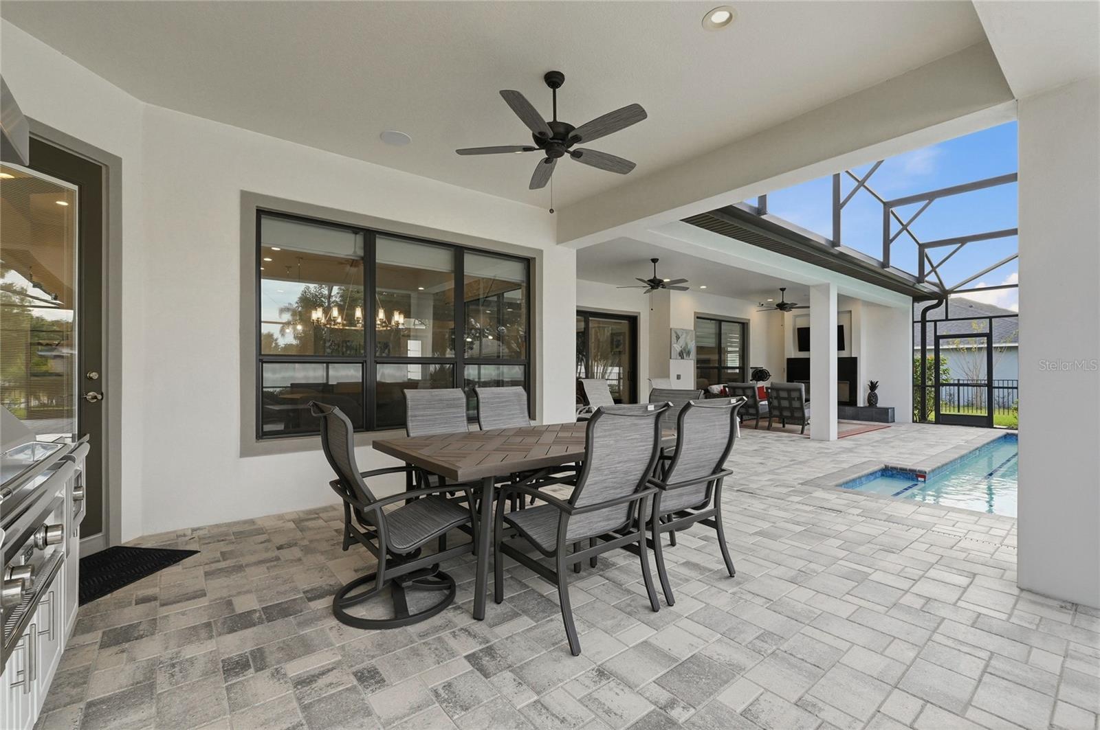 EMERALD PALMS - Residential