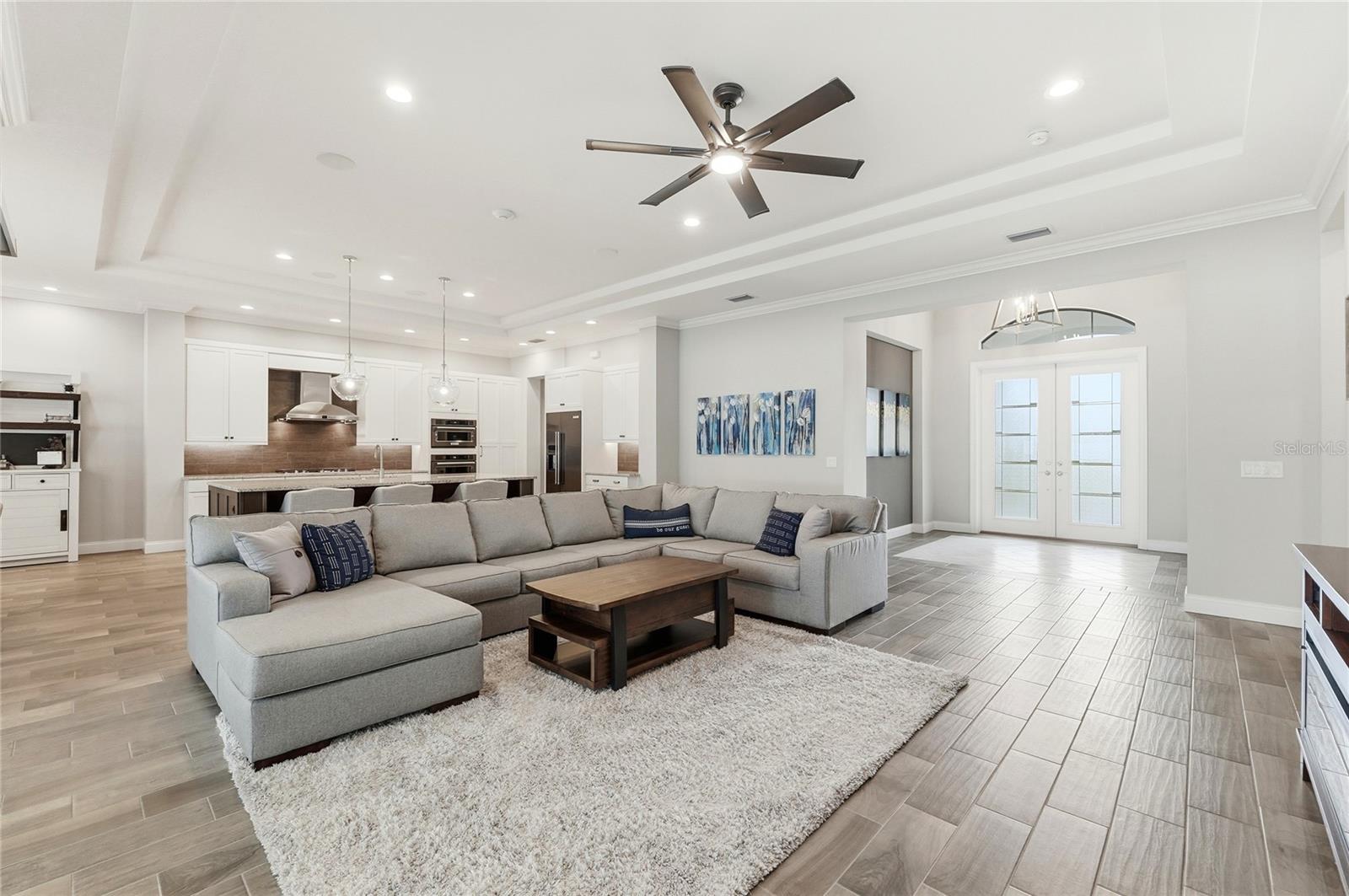 EMERALD PALMS - Residential