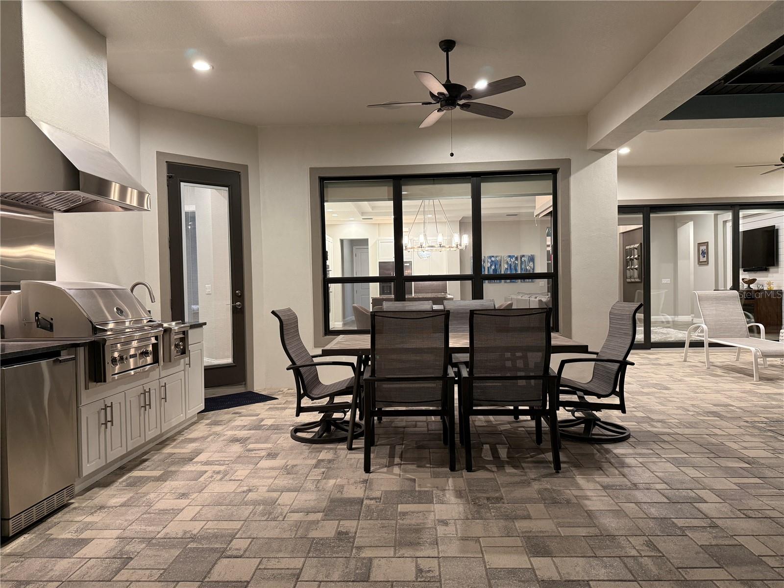 EMERALD PALMS - Residential