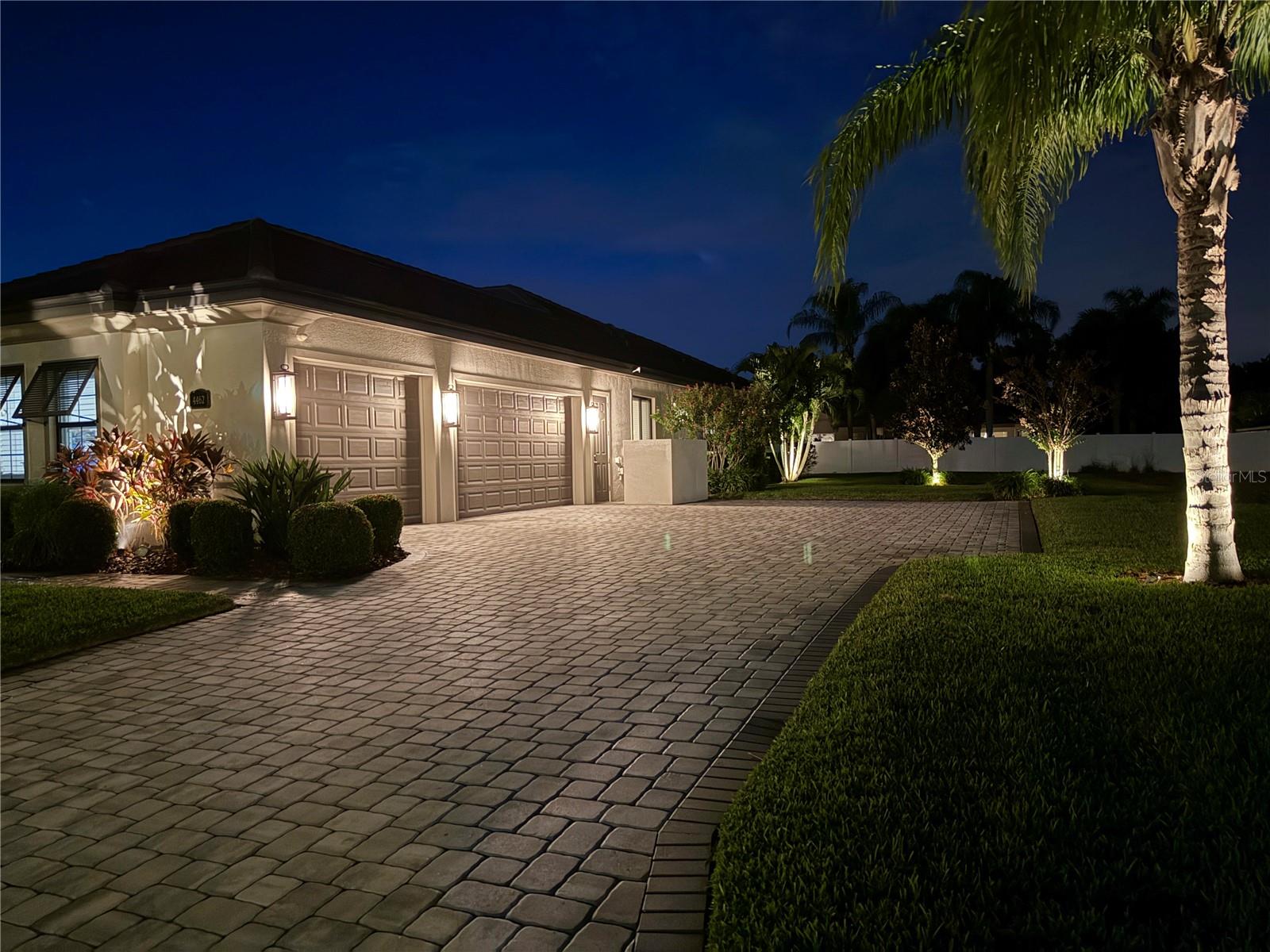 EMERALD PALMS - Residential