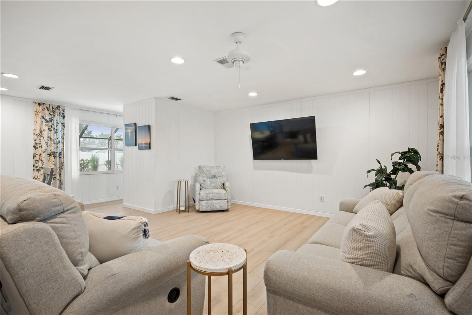 DEL PRADO IMPERIAL UNIT 1 - Residential