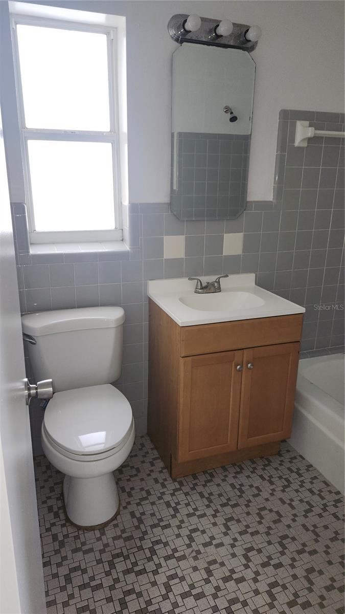 DELTONA LAKES UNIT 30 - Residential Lease