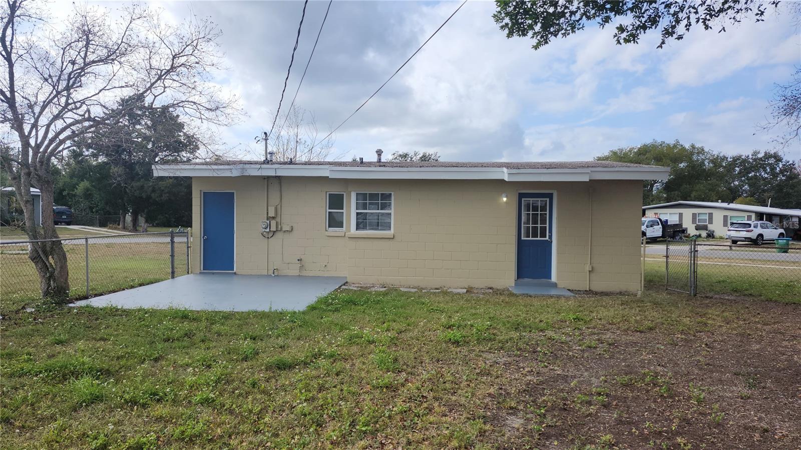 DELTONA LAKES UNIT 30 - Residential Lease