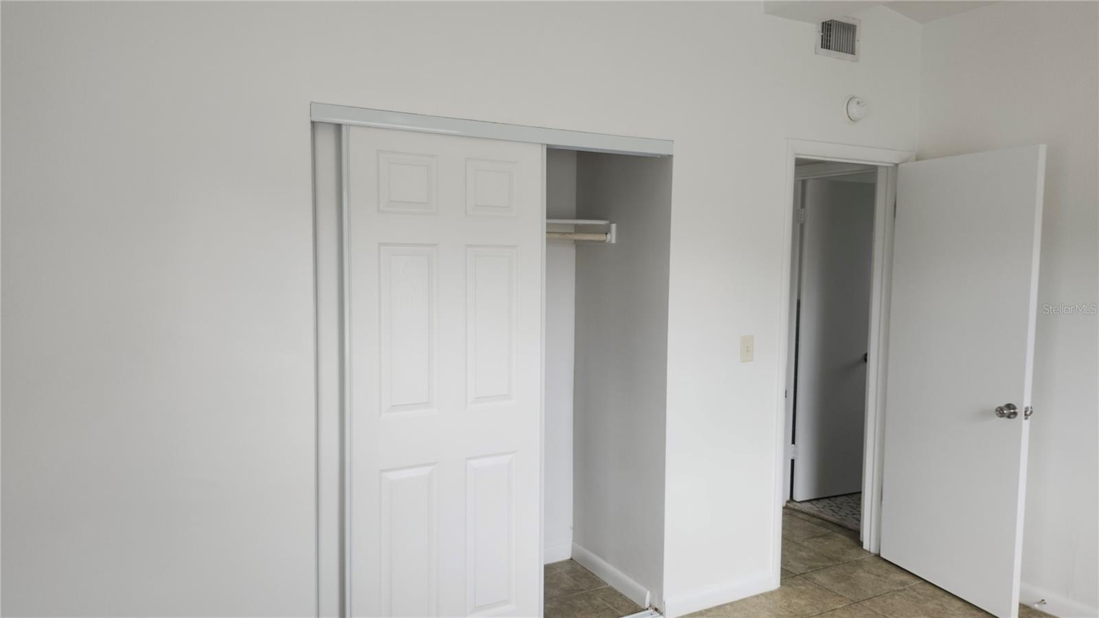 DELTONA LAKES UNIT 30 - Residential Lease