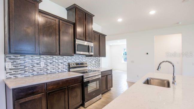 APPLEWOOD RESERVE - Residential