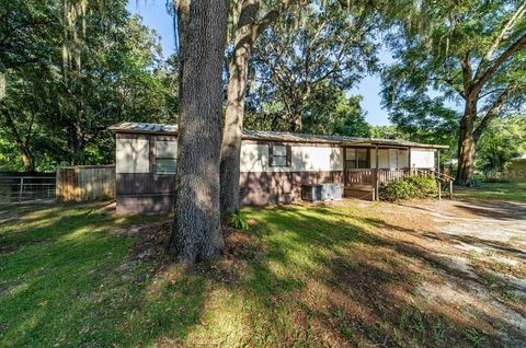 A home in SILVER SPRINGS