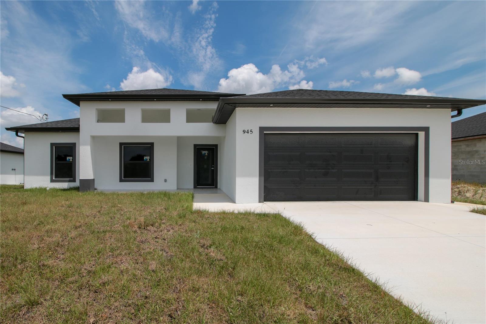 945 COMMODORE STREET