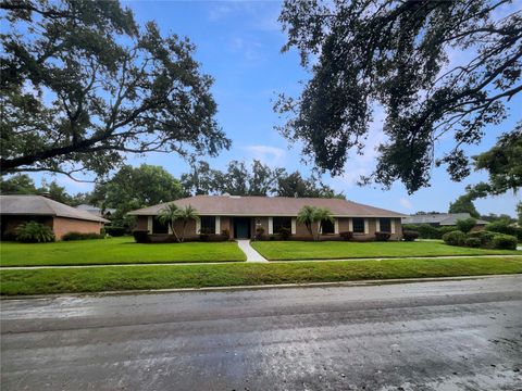 Photo of 2715 Golf Heights Circle, Valrico, FL 33596 (MLS # O6340895) Photo of 2715 Golf Heights Circle, Valrico, FL 33596 (MLS # O6340895)