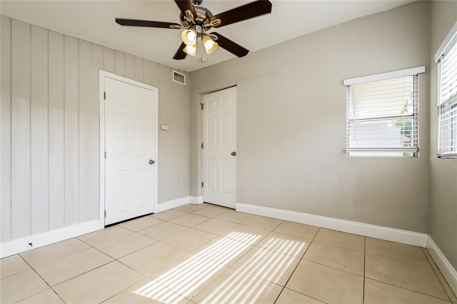 KENSINGTON PARK - Residential Lease