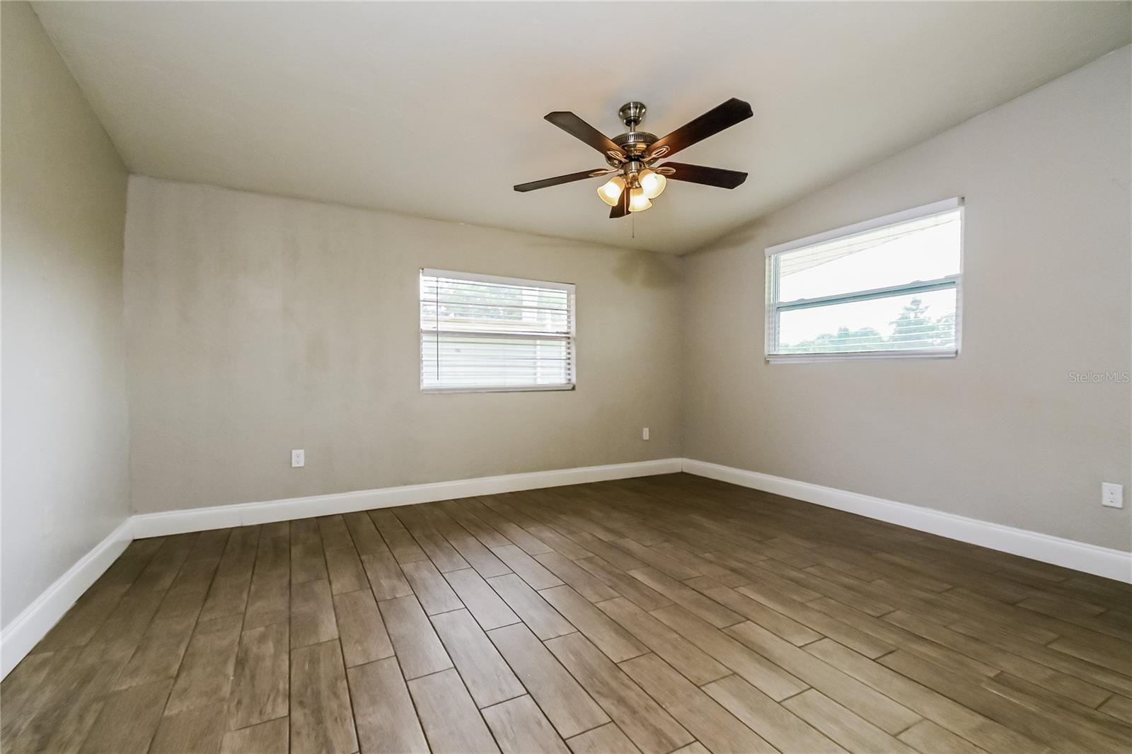 KENSINGTON PARK - Residential Lease