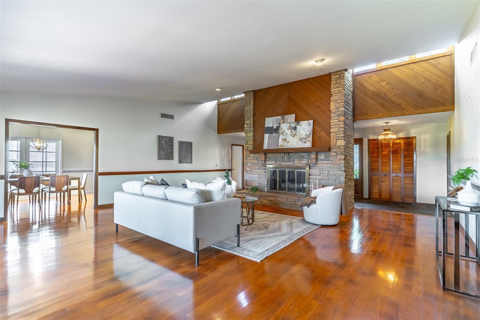 WEKIVA CLUB ESTATES SEC 01 - Residential