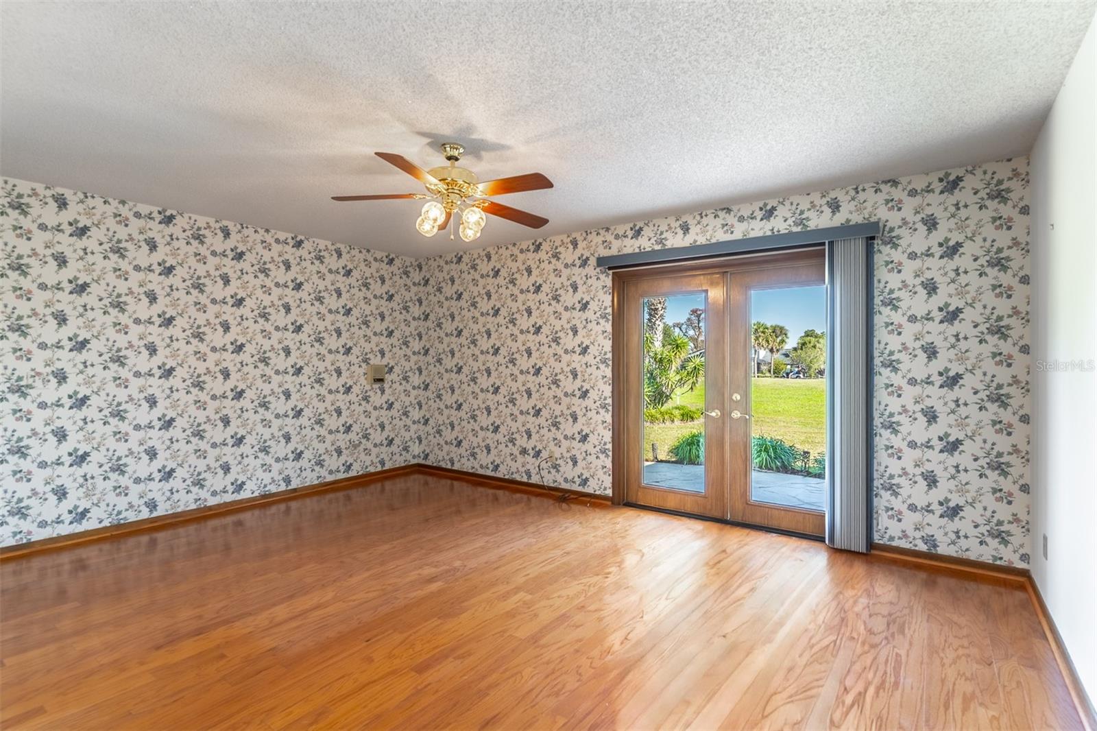 WEKIVA CLUB ESTATES SEC 01 - Residential