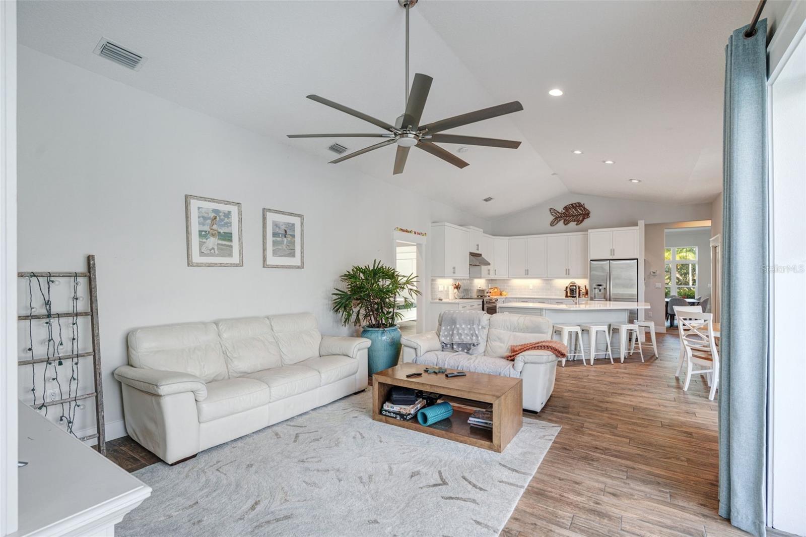 COUNTRY CREEK - Residential