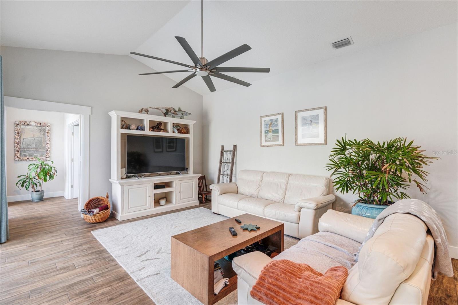 COUNTRY CREEK - Residential