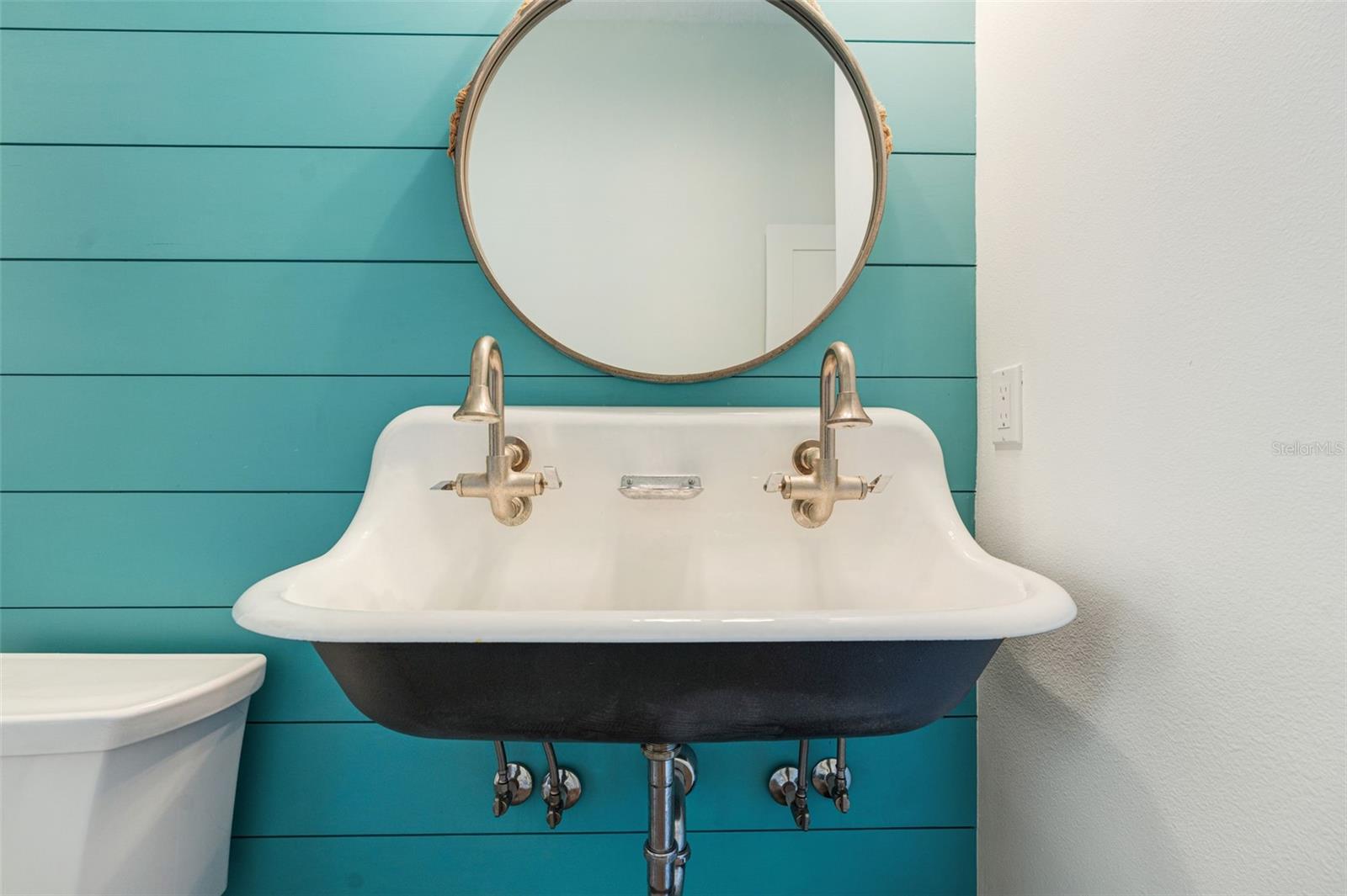 COUNTRY CREEK - Residential