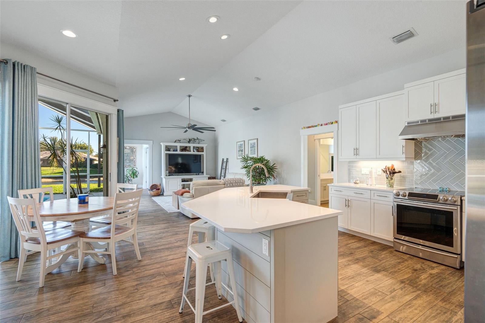 COUNTRY CREEK - Residential