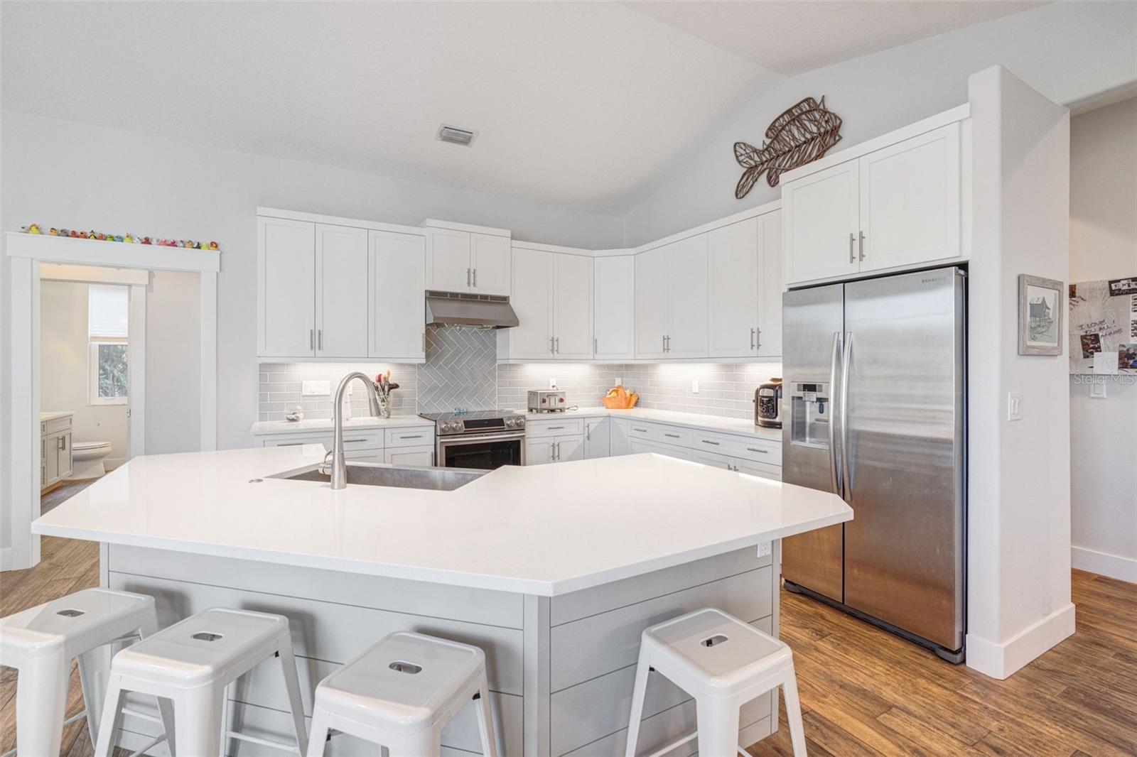 COUNTRY CREEK - Residential