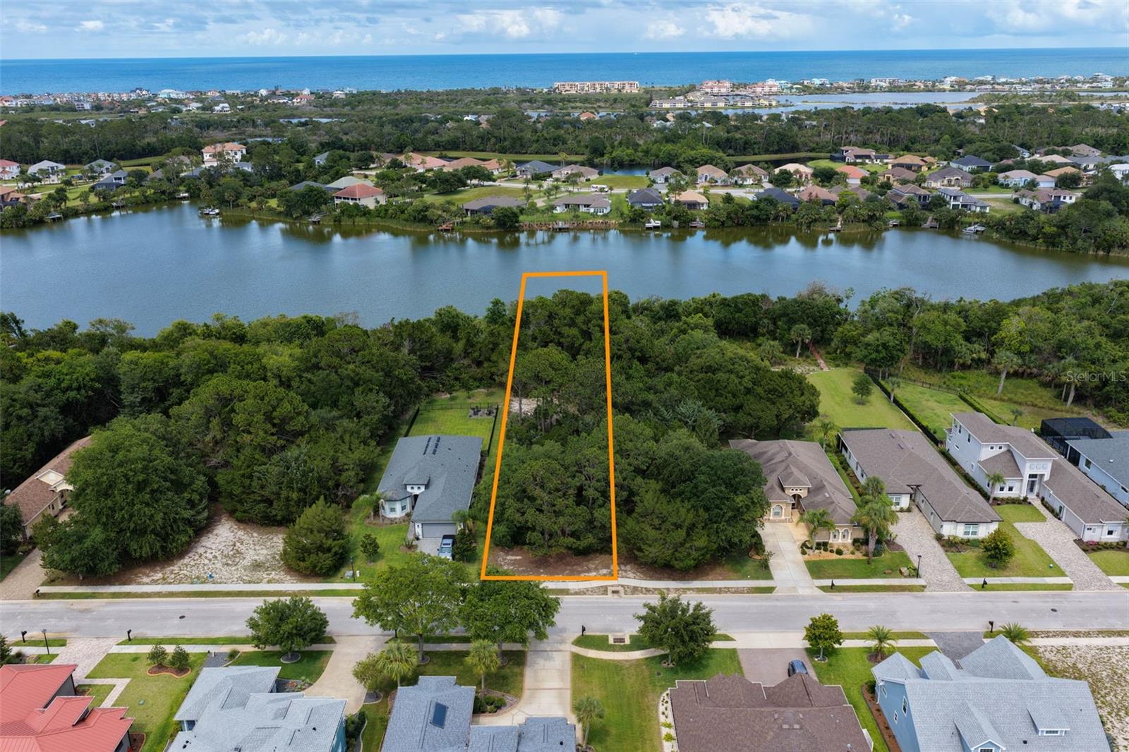 18 N LAKEWALK DRIVE