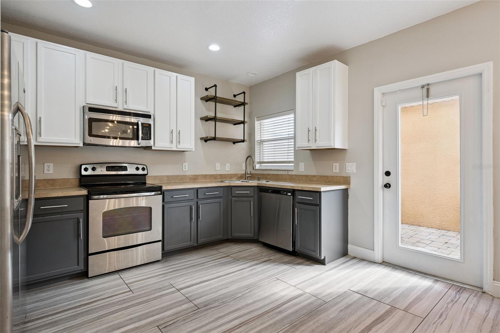 DANIELS LANDING - Residential Lease