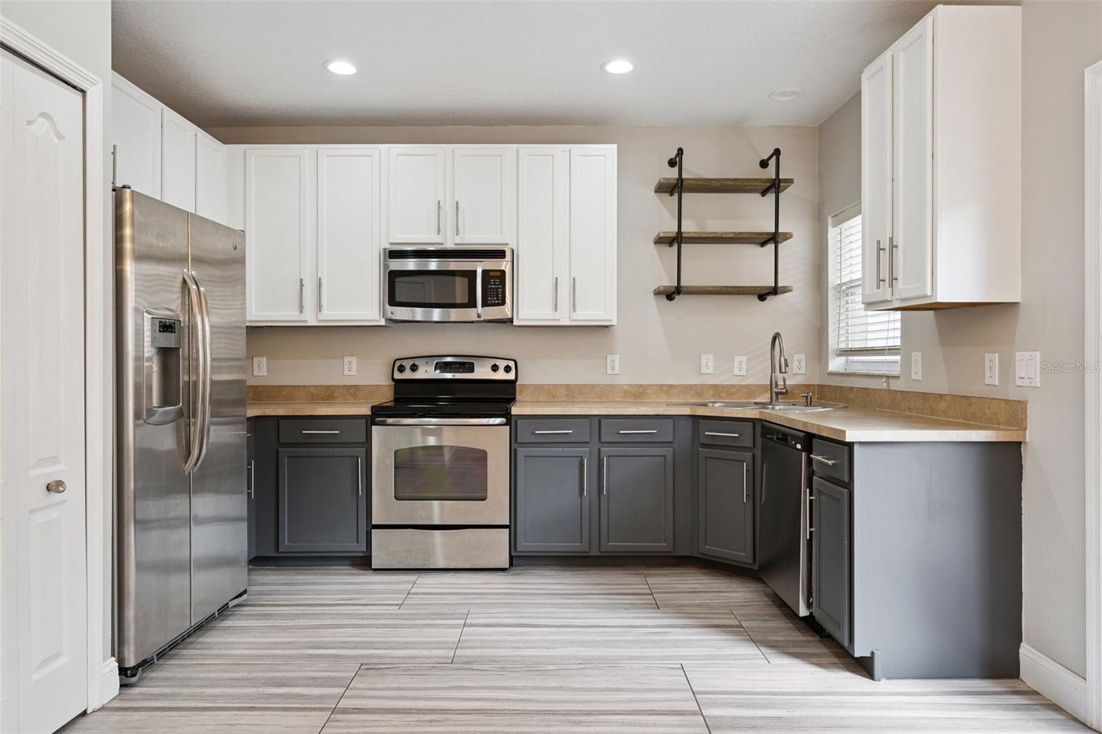 DANIELS LANDING - Residential Lease