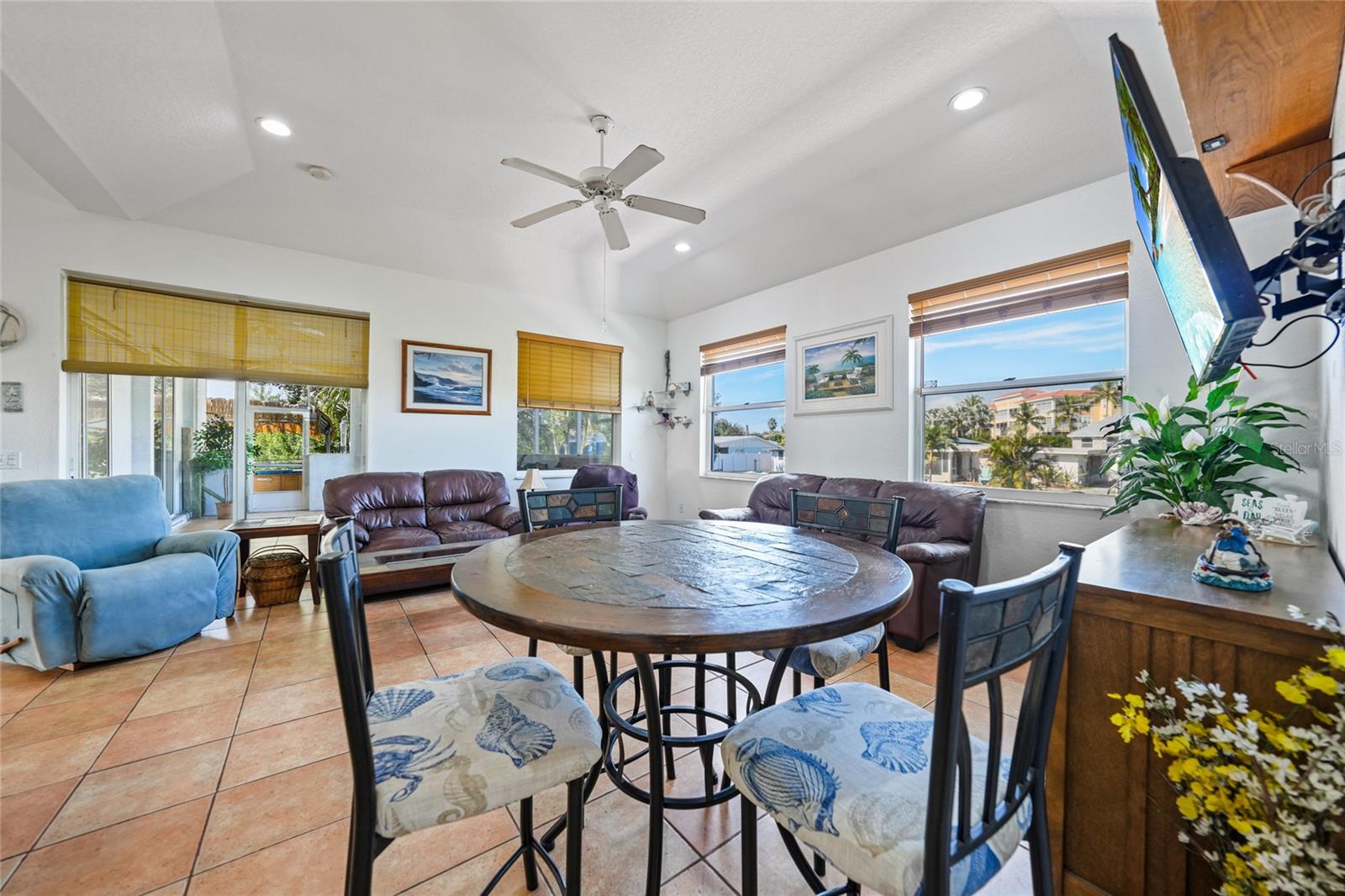 CHARLOTTE PARK - Residential