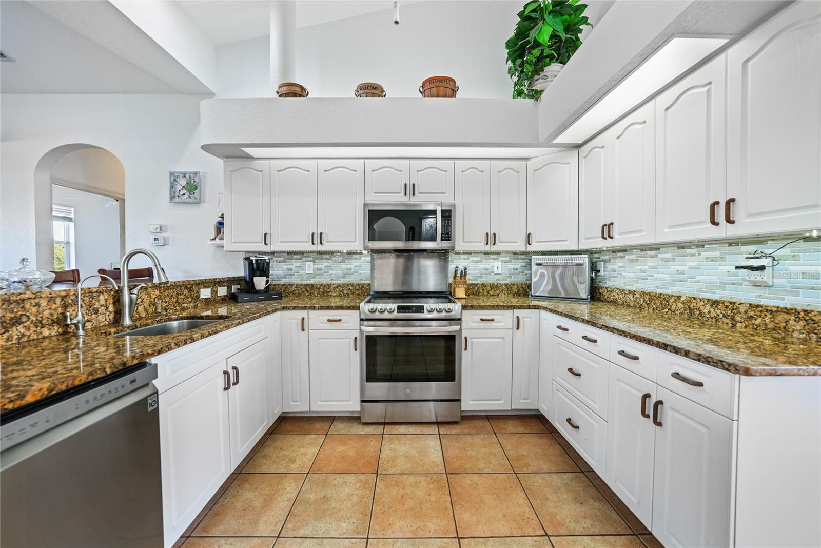 CHARLOTTE PARK - Residential