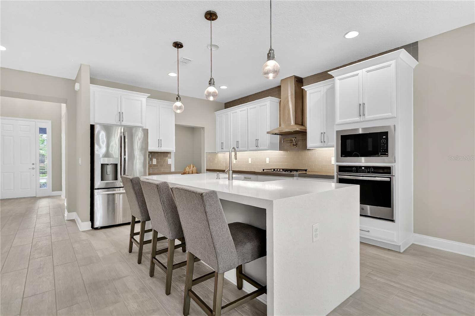 8013 GRAY KINGBIRD DRIVE