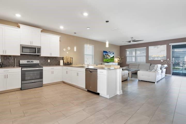 4535 NARRATIVE LANE