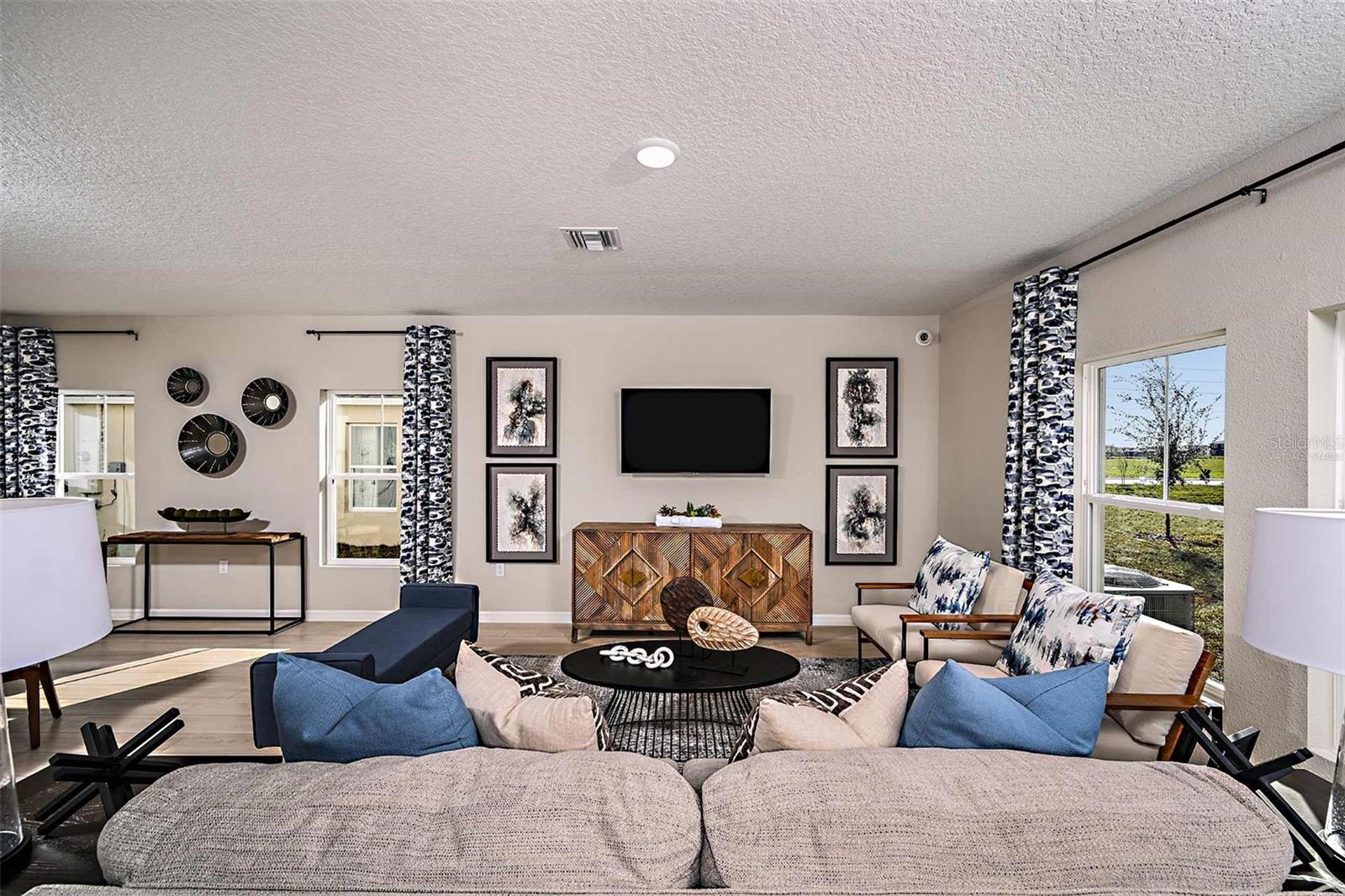 TWO RIVERS - Residential