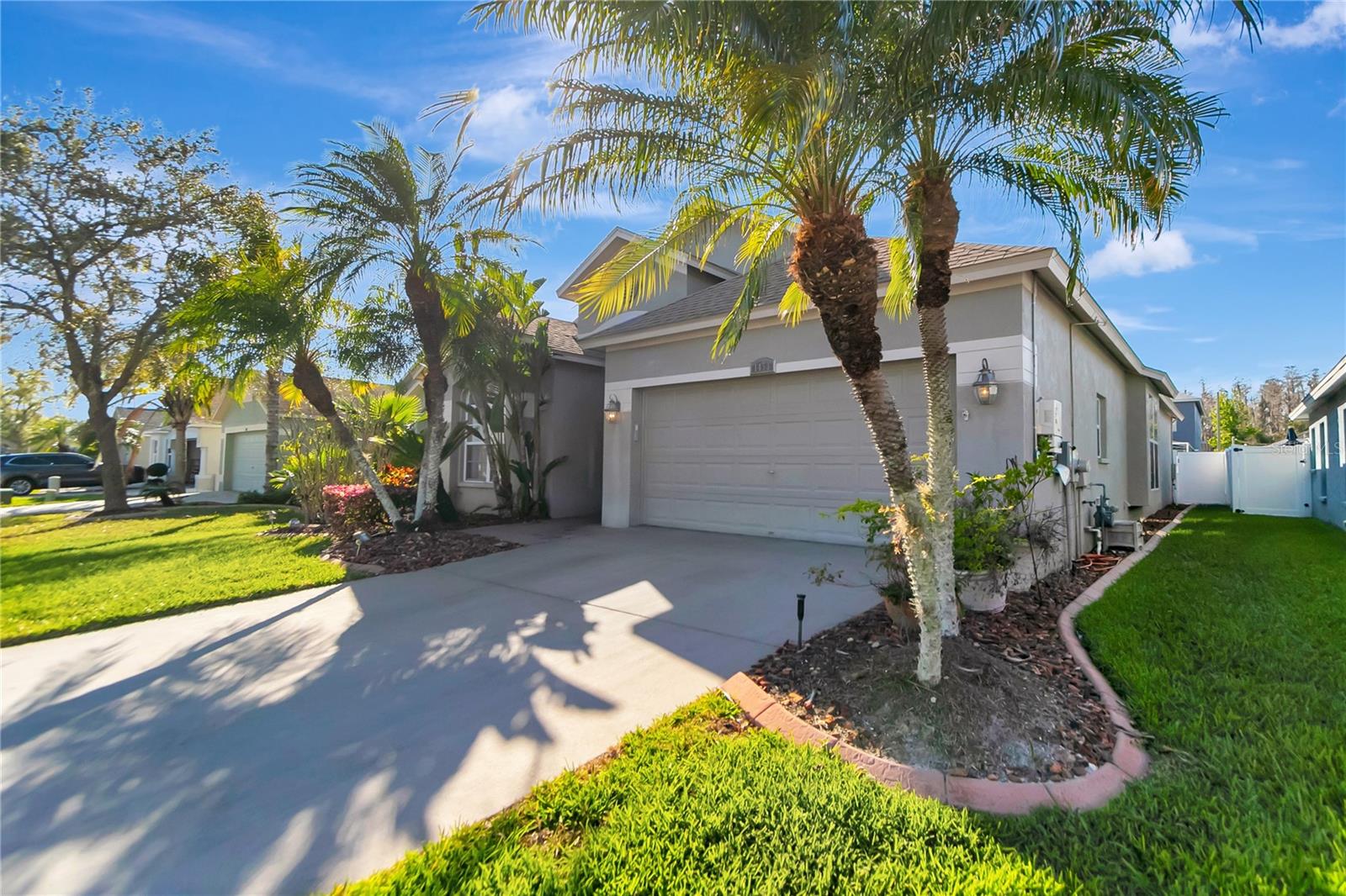 1453 APPLETON PLACE