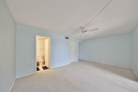 Condominium in SAINT PETERSBURG FL 4920 38TH WAY 15.jpg