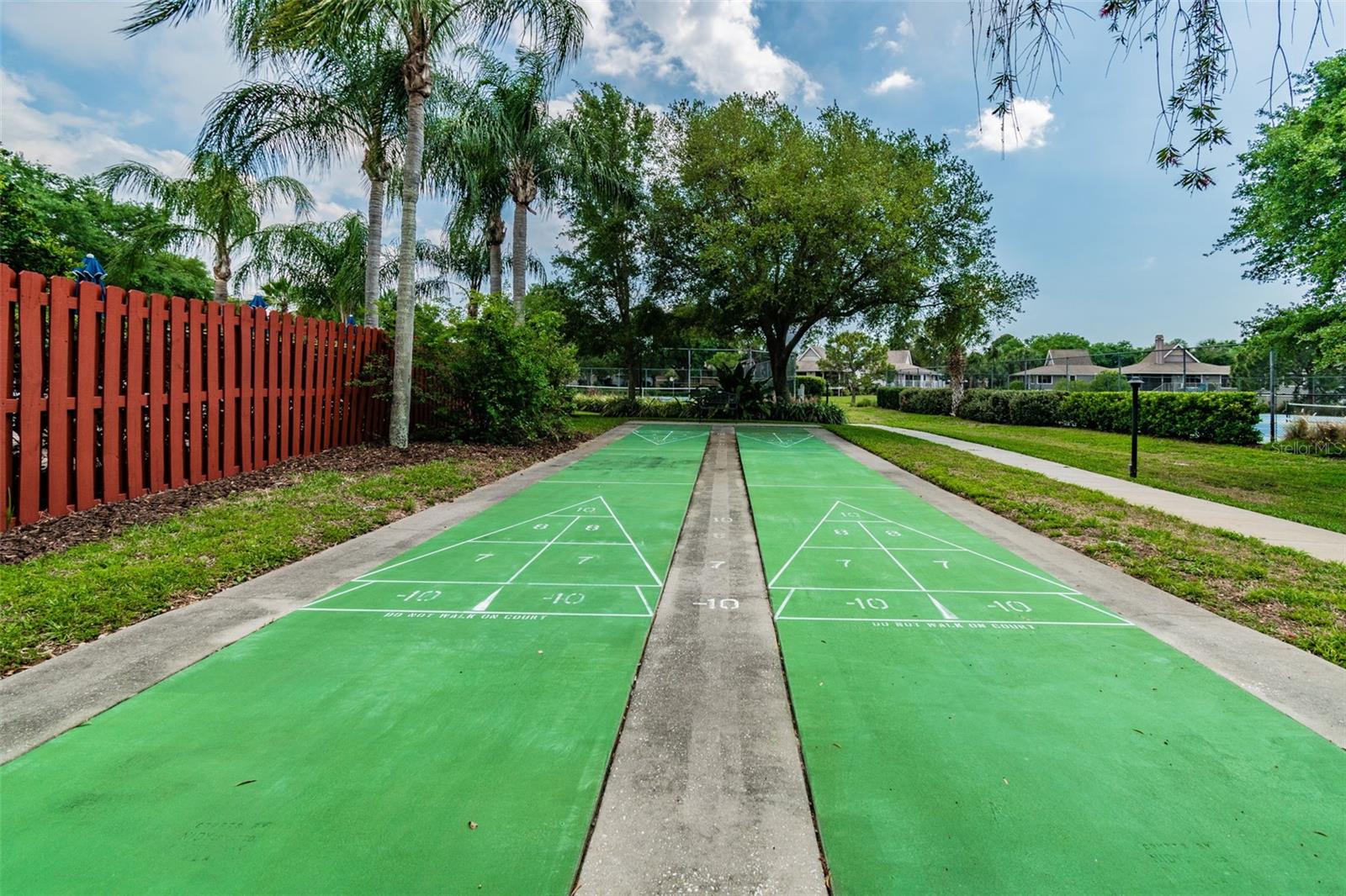 POINTE ALEXIS SOUTH - Residential