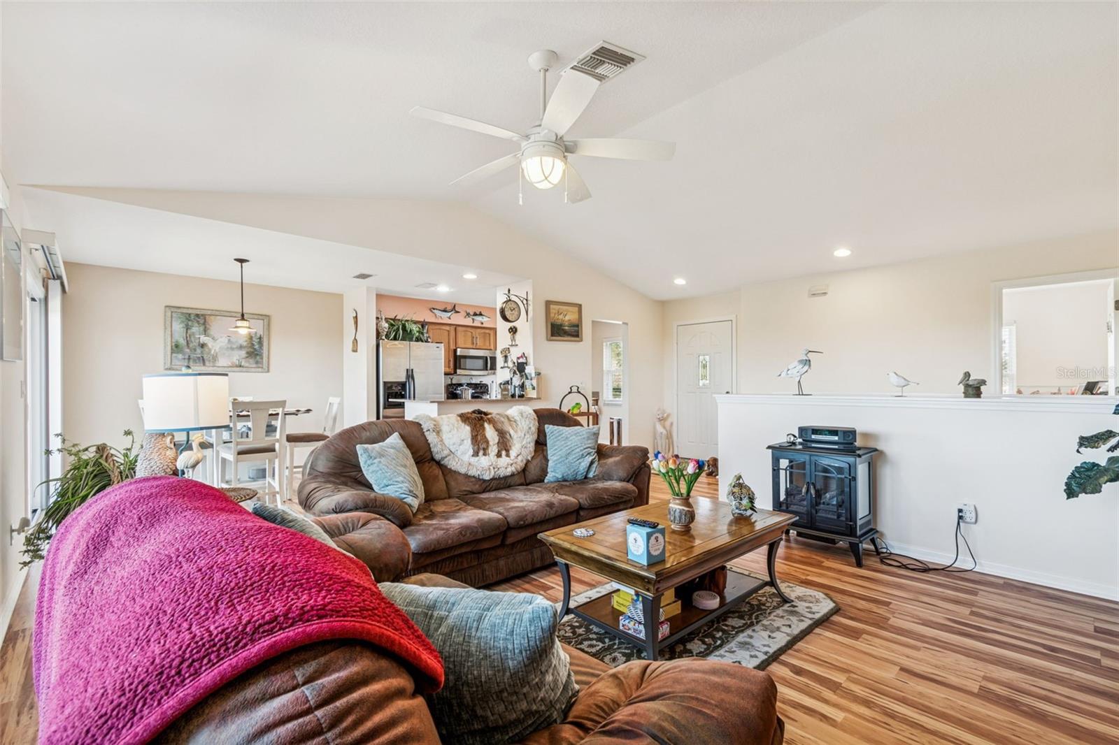 POINTE ALEXIS SOUTH - Residential