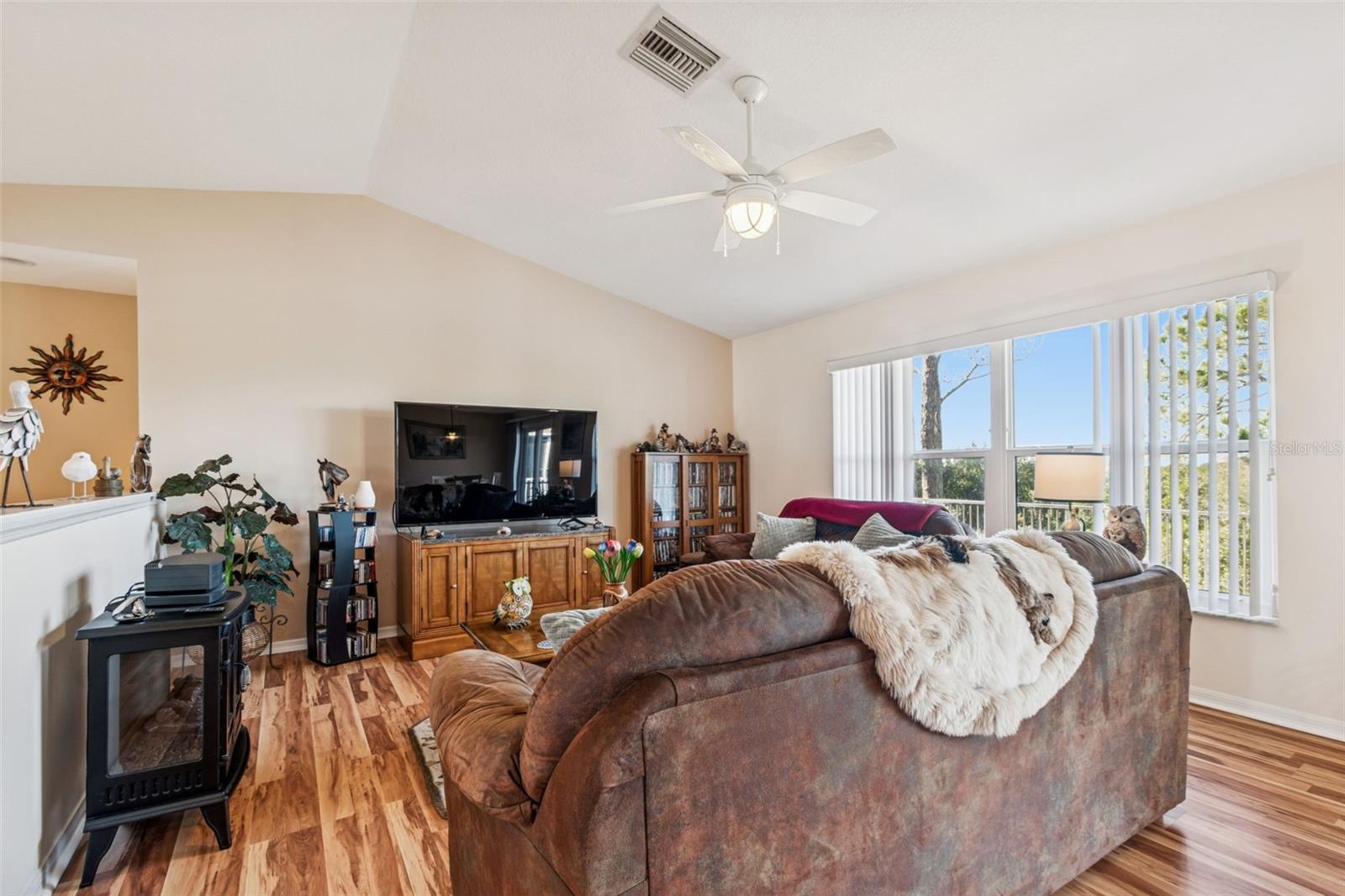 POINTE ALEXIS SOUTH - Residential