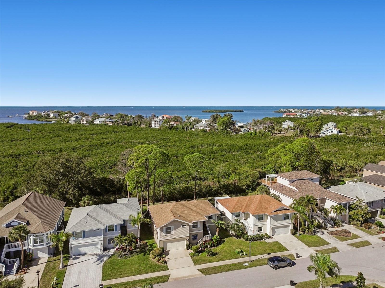 POINTE ALEXIS SOUTH - Residential