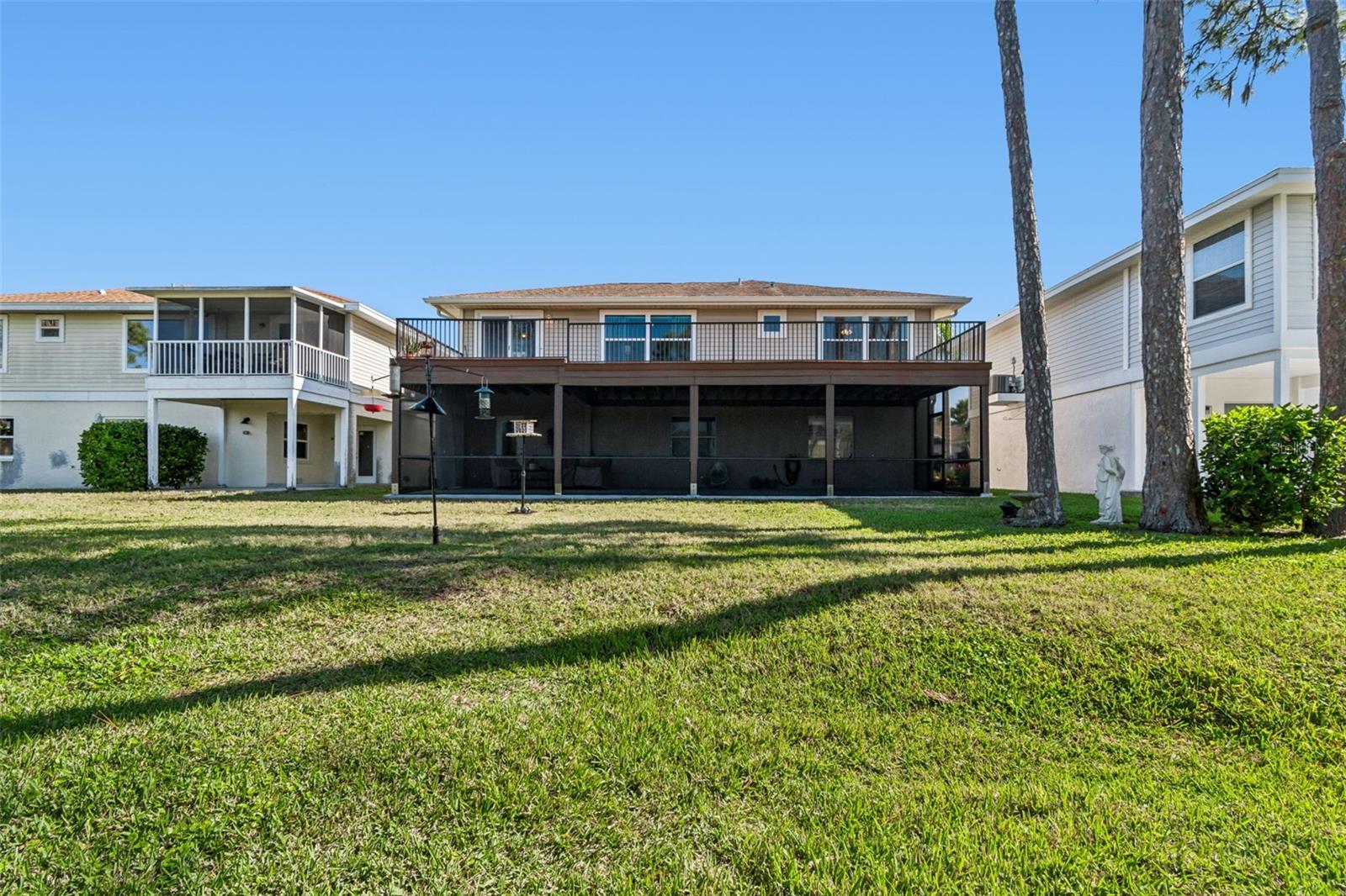 POINTE ALEXIS SOUTH - Residential