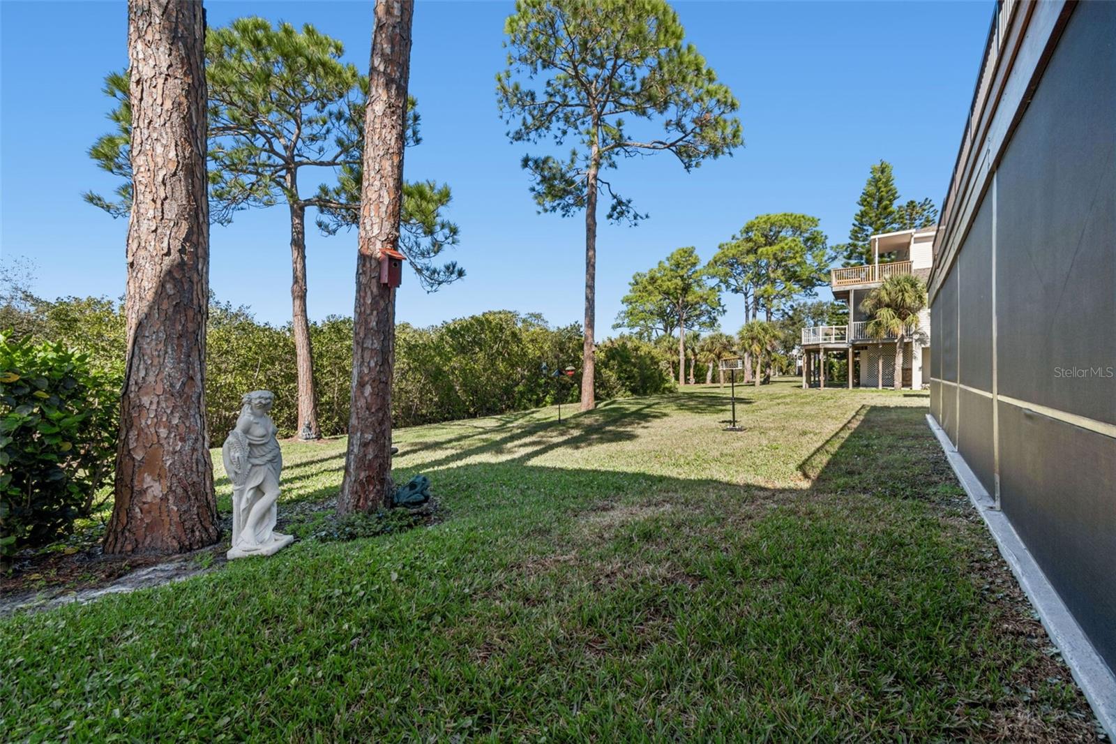 POINTE ALEXIS SOUTH - Residential