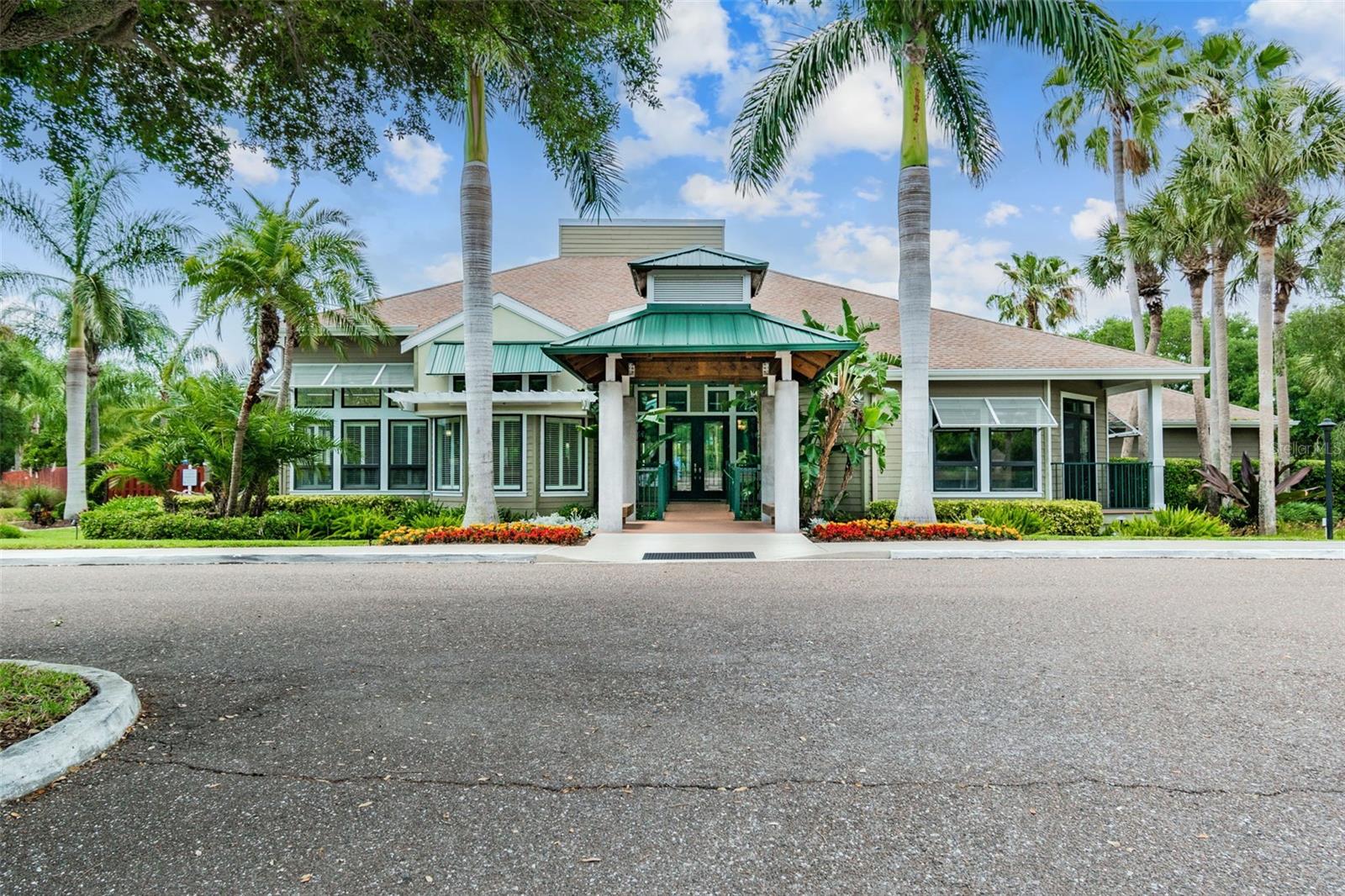 POINTE ALEXIS SOUTH - Residential