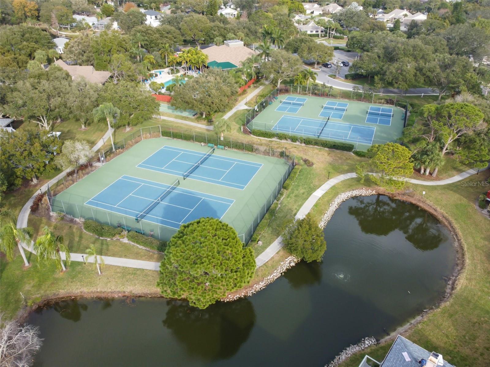 POINTE ALEXIS SOUTH - Residential